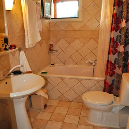 House Litsa 50 Metres From Agios Gordios 2br Apartment *