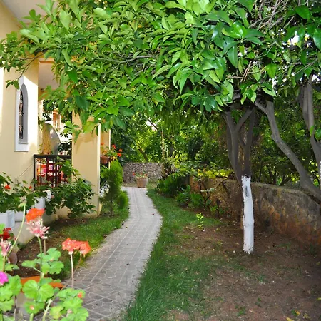 Apartment House Litsa 50 Metres From Agios Gordios 2br